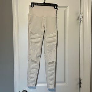 Alo leggings. Size small. Off white